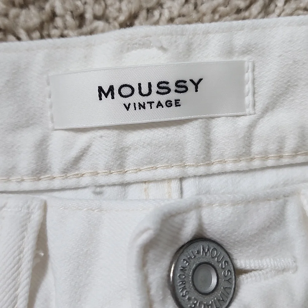 Moussy vintage white denim shorts